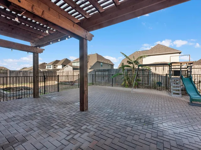 $545,000 | 5718 Oakhurst Trail, Pasadena, TX 77505