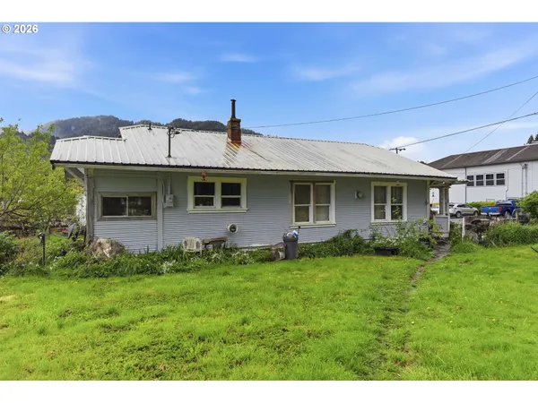 $159,000 | 480 Poplar Street, Powers, OR 97466