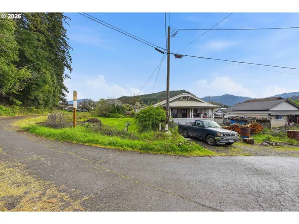 $159,000 | 480 Poplar Street, Powers, OR 97466