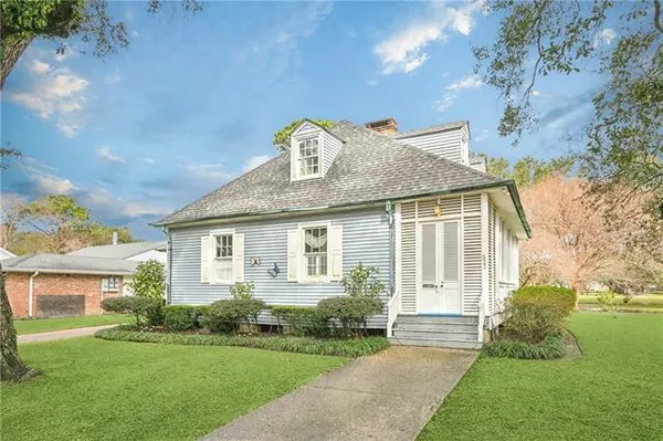 $3,300 | 523 Turquoise Street, New Orleans, LA 70124