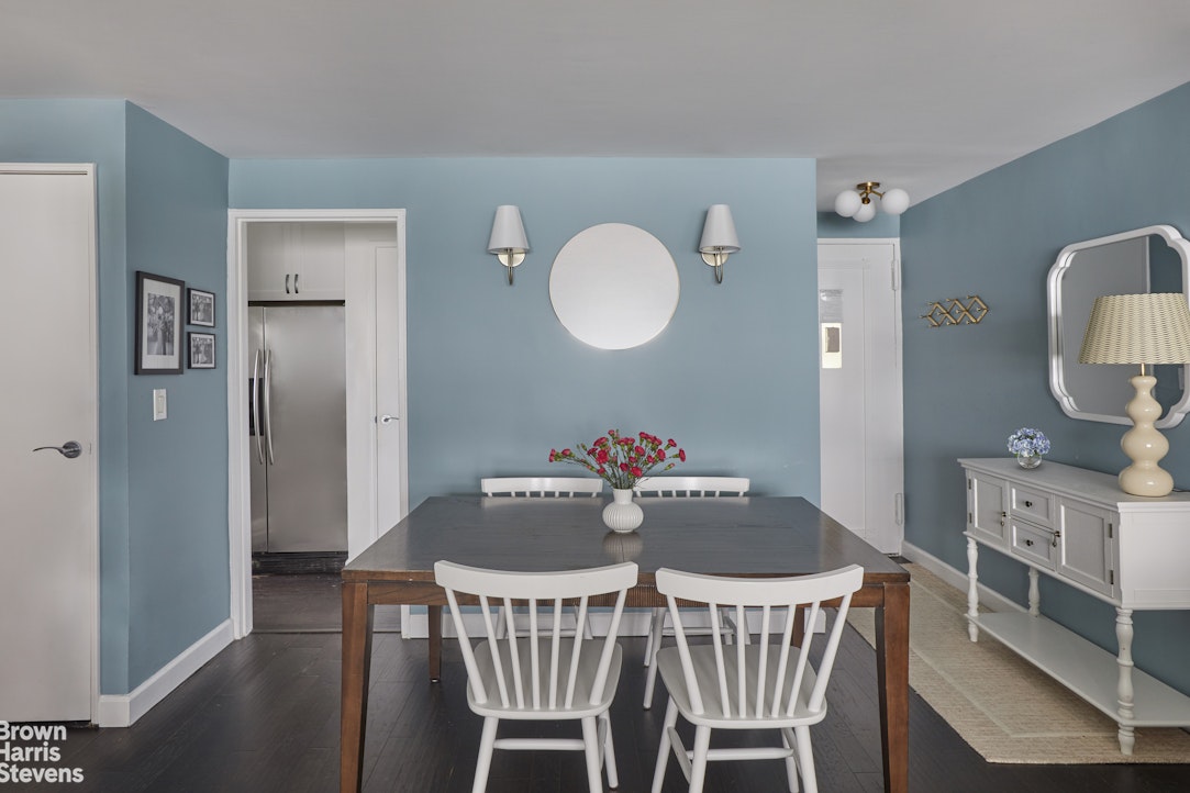 520 East 76th Street, Unit 10G Manhattan, NY 10021 - Photo 3 of 9