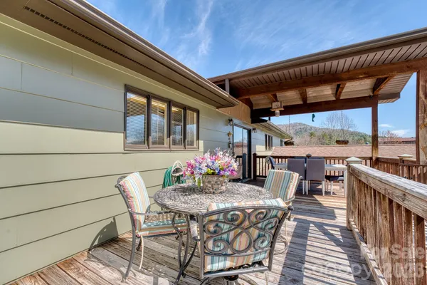 $775,000 | 2456 Hendersonville Highway, Pisgah Forest, NC 28768