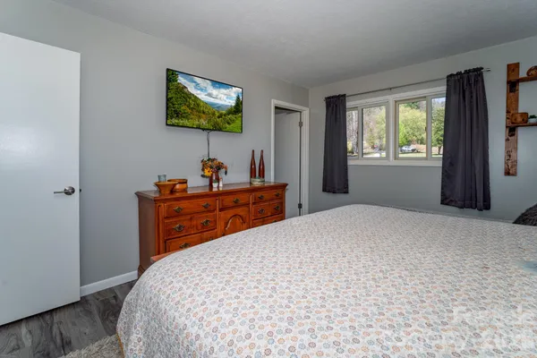 $775,000 | 2456 Hendersonville Highway, Pisgah Forest, NC 28768