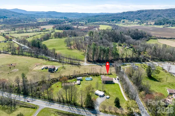 $775,000 | 2456 Hendersonville Highway, Pisgah Forest, NC 28768