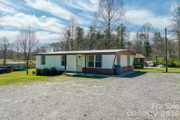 $775,000 | 2456 Hendersonville Highway, Pisgah Forest, NC 28768