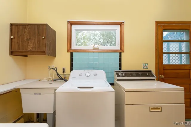 $289,900 | 8115 Tonawanda Creek Road, Clarence, NY 14051