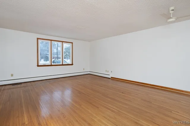 $289,900 | 8115 Tonawanda Creek Road, Clarence, NY 14051