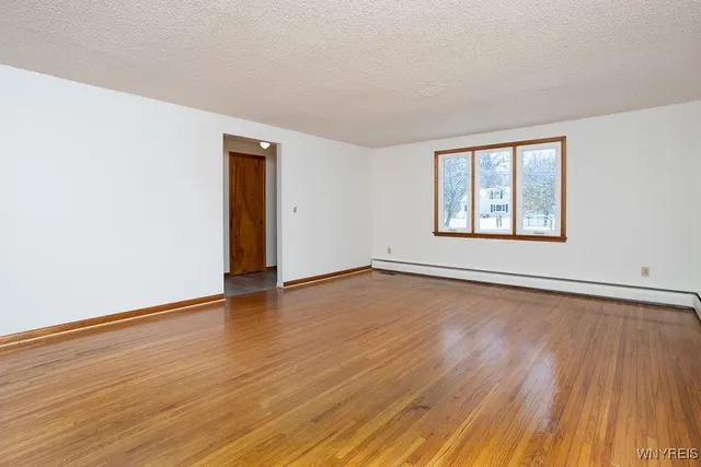 $289,900 | 8115 Tonawanda Creek Road, Clarence, NY 14051