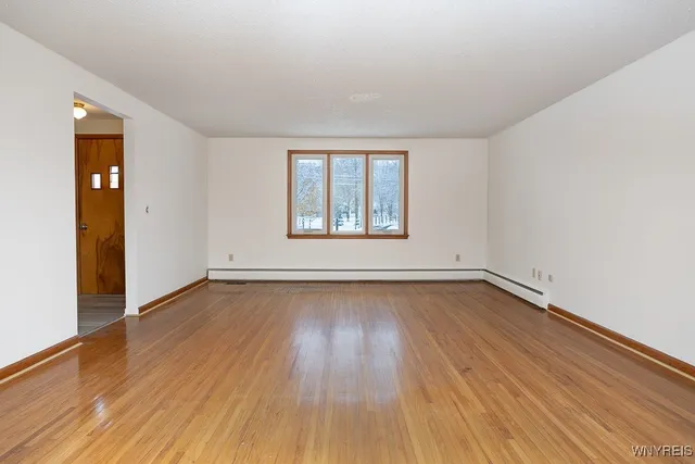 $289,900 | 8115 Tonawanda Creek Road, Clarence, NY 14051