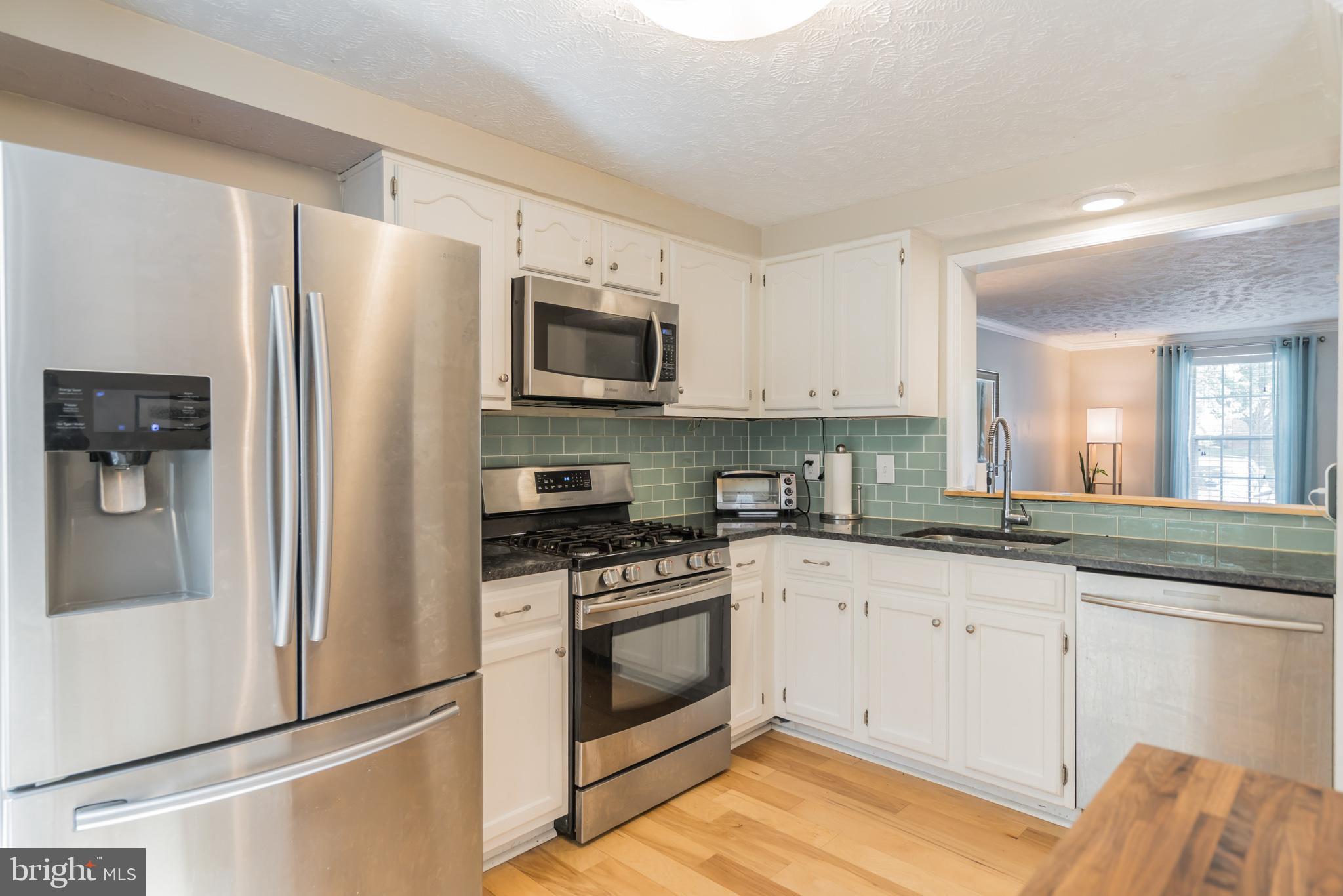 1555 Autumn Ridge Circle Reston, VA 20194 - Photo 9 of 31
