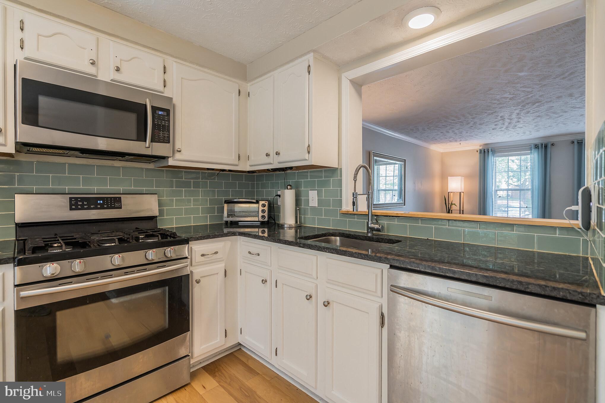1555 Autumn Ridge Circle Reston, VA 20194 - Photo 10 of 31