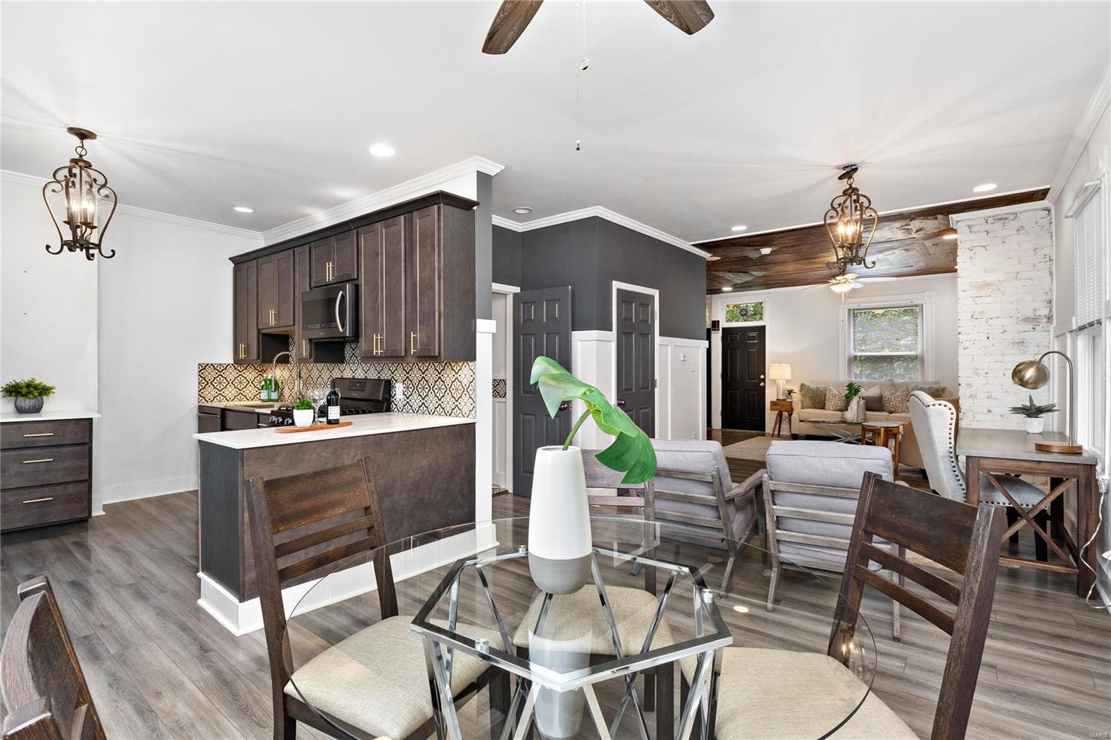 4672 Rosa Avenue St. Louis, MO 63116 - Photo 11 of 29 Gallery Image 11