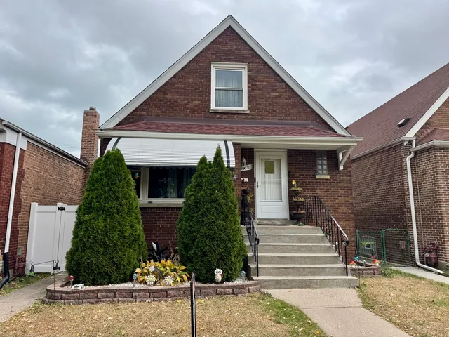 $239,900 | 10631 South Avenue D, Chicago, IL 60617