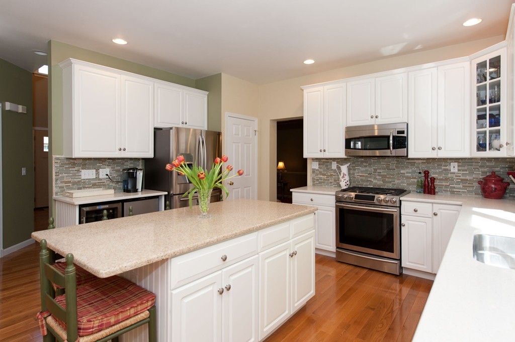 8 Fairbanks Road Sharon, MA 02067 - Photo 8 of 30 Gallery Image 8