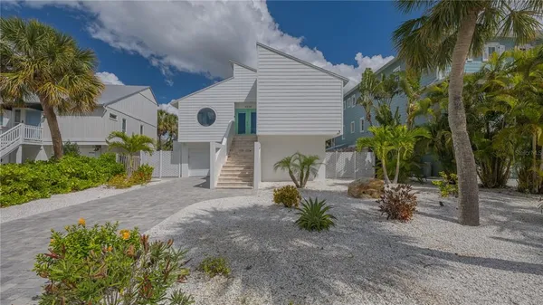$1,450,000 | 4939 Commonwealth Drive, Sarasota, FL 34242