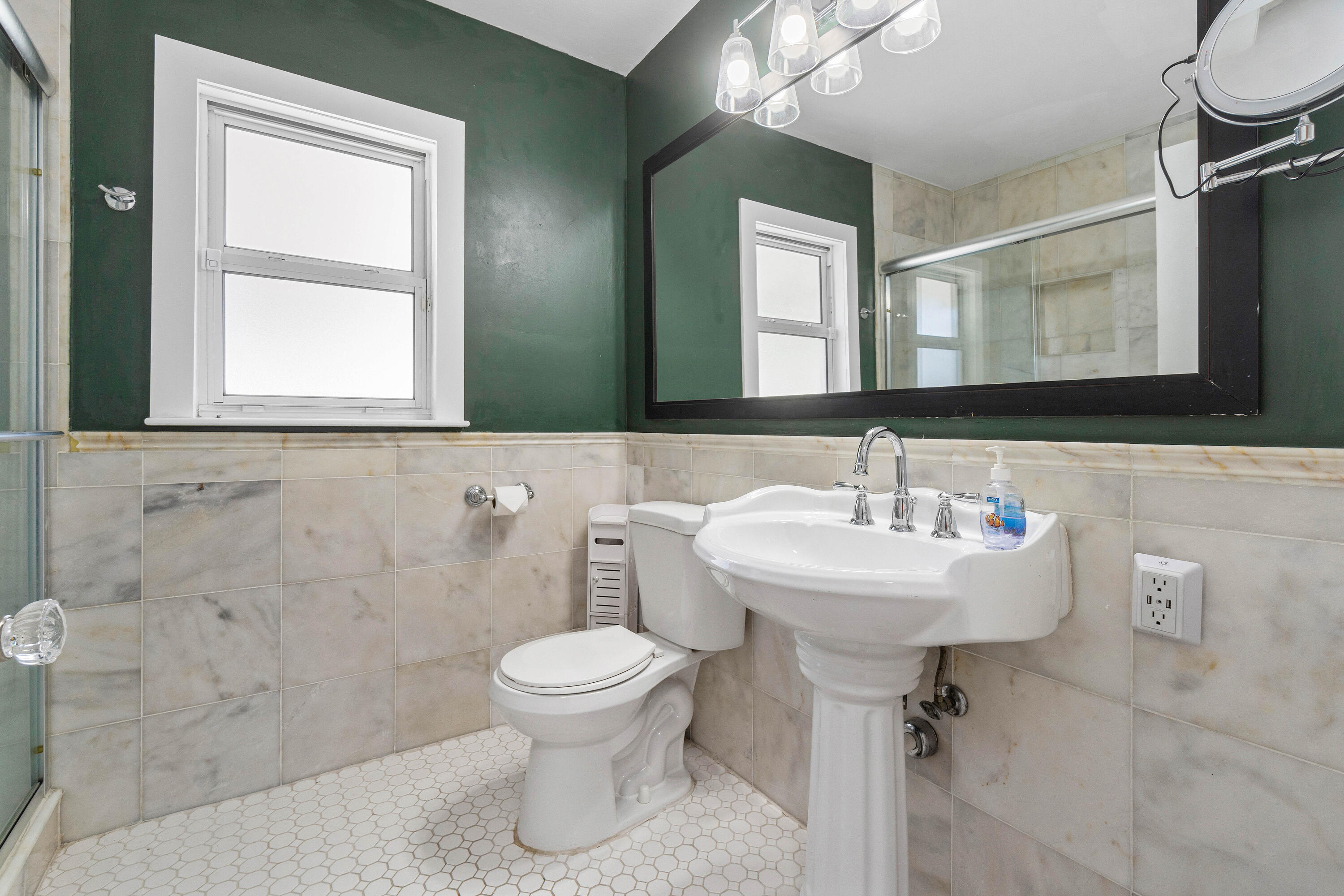 744 Sunset Road West Palm Beach, FL 33401 - Photo 21 of 51 034-744SunsetRoad-WestPalmBeach-FL-33401