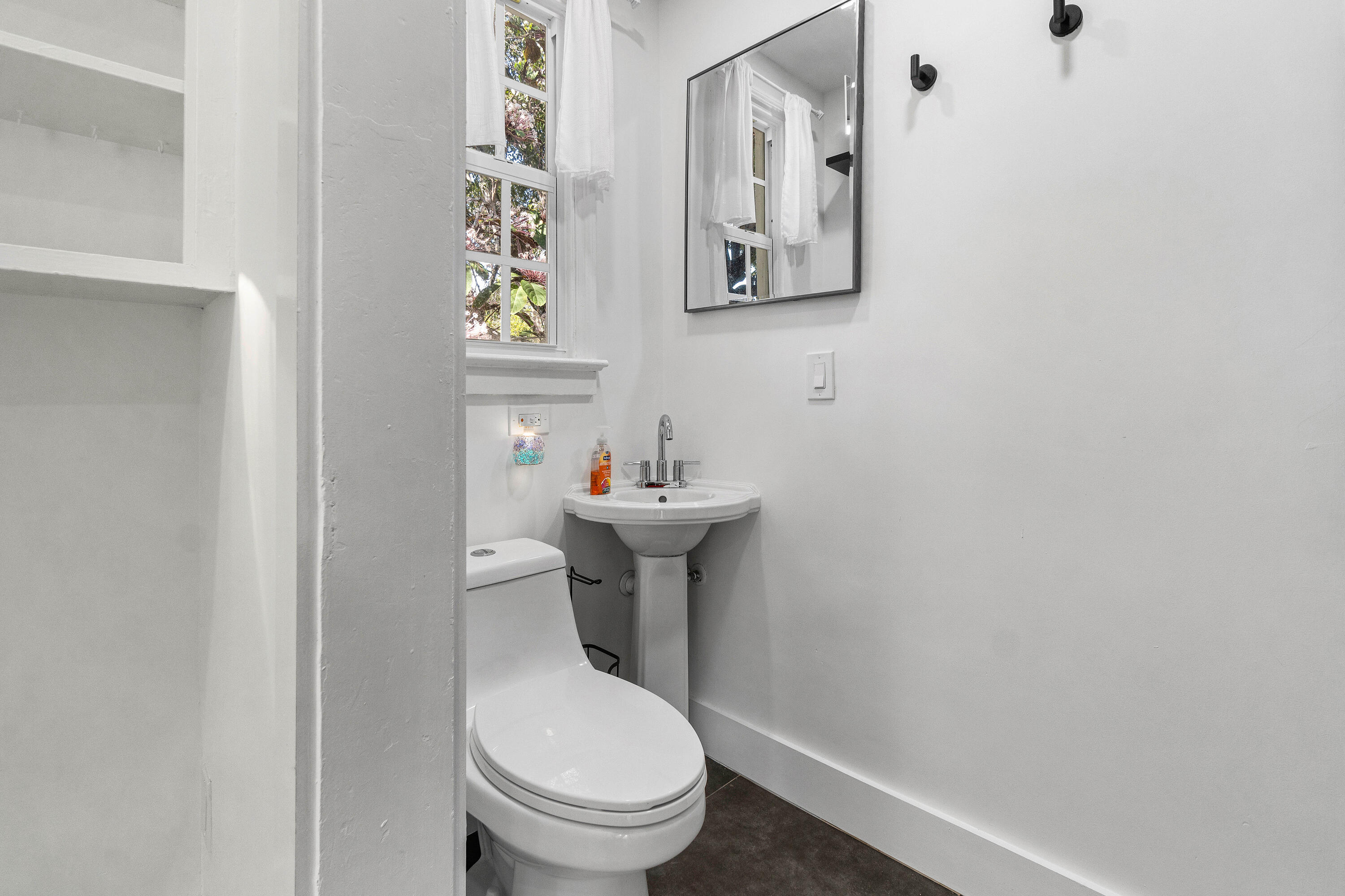 744 Sunset Road West Palm Beach, FL 33401 - Photo 27 of 51 023-744SunsetRoad-WestPalmBeach-FL-33401