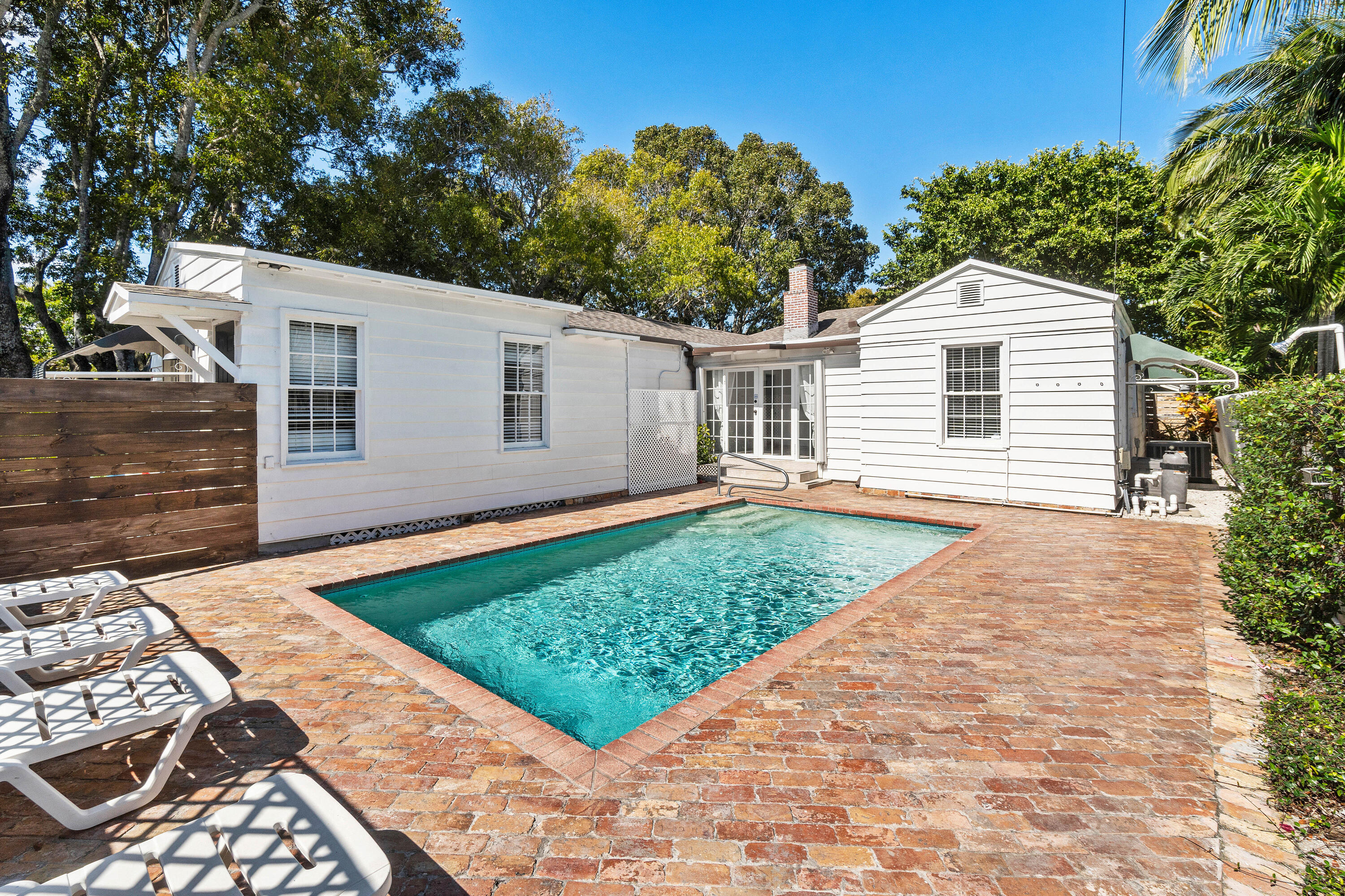 744 Sunset Road West Palm Beach, FL 33401 - Photo 3 of 51 Pool