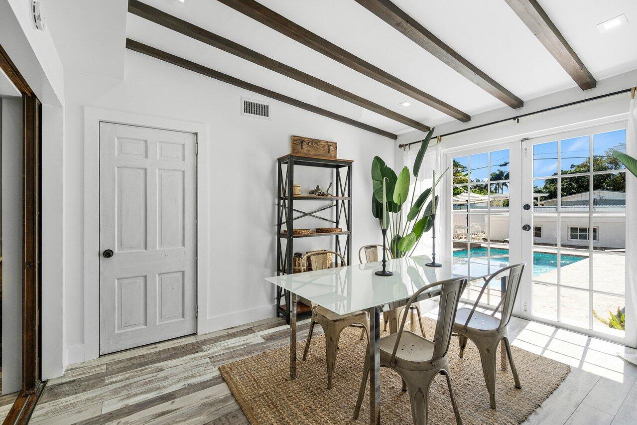 744 Sunset Road West Palm Beach, FL 33401 - Photo 39 of 51 Dining Room