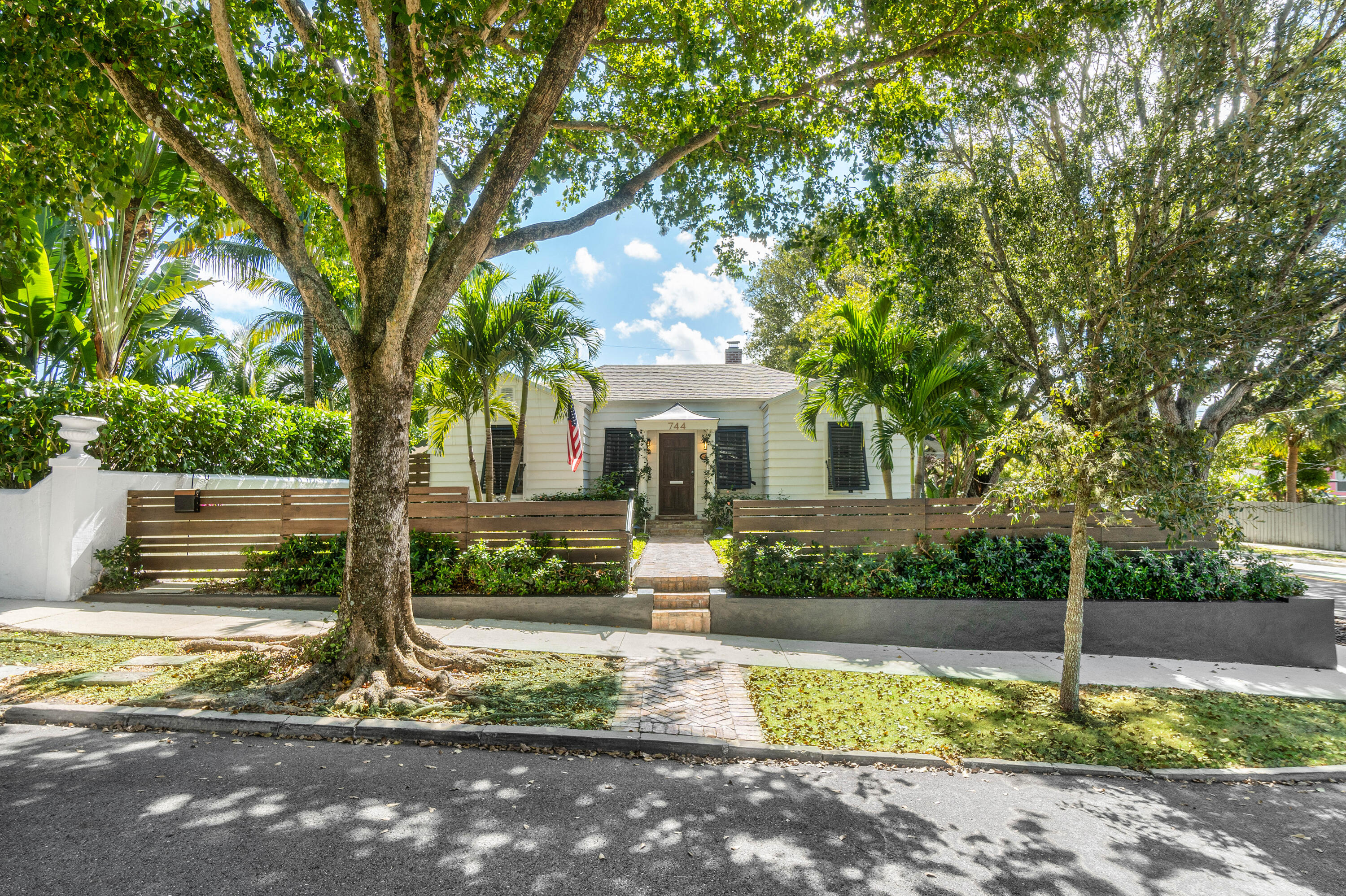 744 Sunset Road West Palm Beach, FL 33401 - Photo 41 of 51 Front