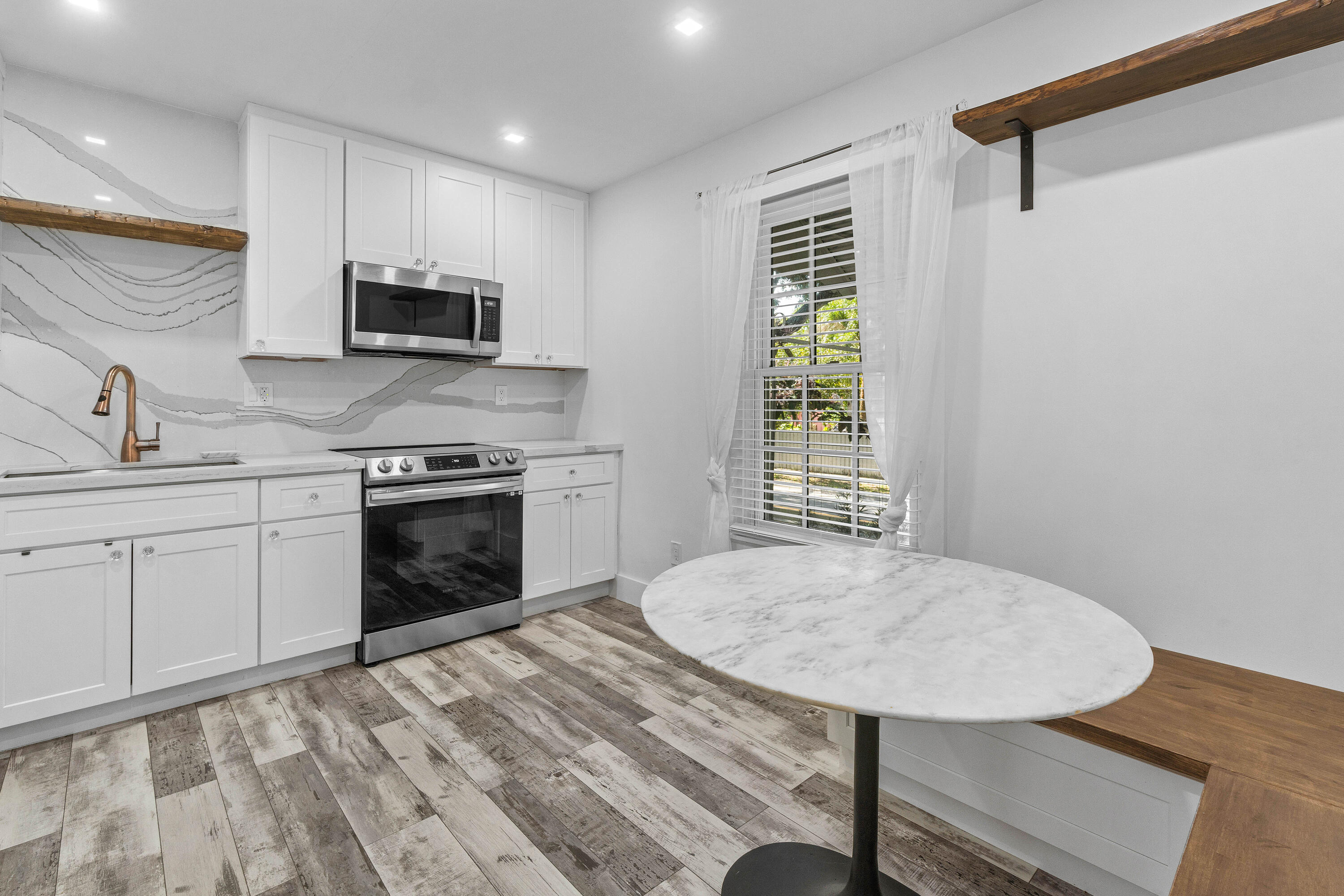 744 Sunset Road West Palm Beach, FL 33401 - Photo 7 of 51 019-744SunsetRoad-WestPalmBeach-FL-33401