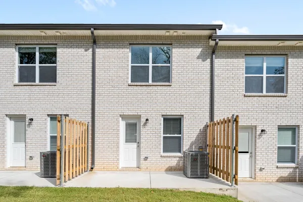 $1,400 | 315 Longshadow Trail, Unit A, Clarksville, TN 37043