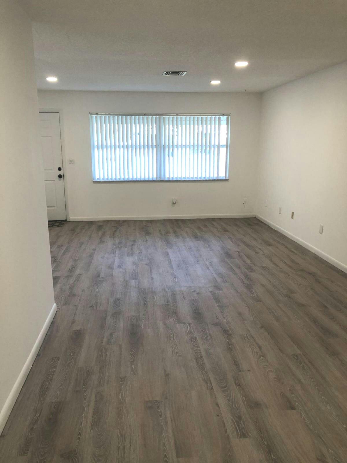 4414 Southeast Village Road Stuart, FL 34997 - Photo 4 of 14 20191122212714126523000000-o_kindlephoto