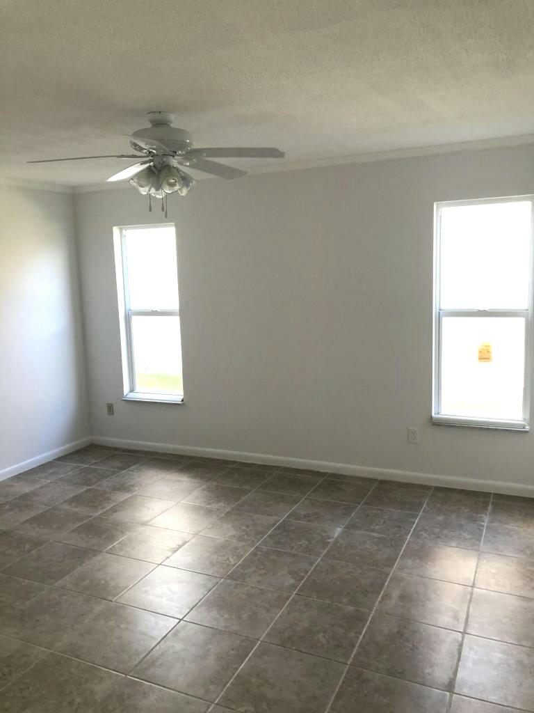 4414 Southeast Village Road Stuart, FL 34997 - Photo 6 of 14 20191122212715264924000000-o_1_kindlepho