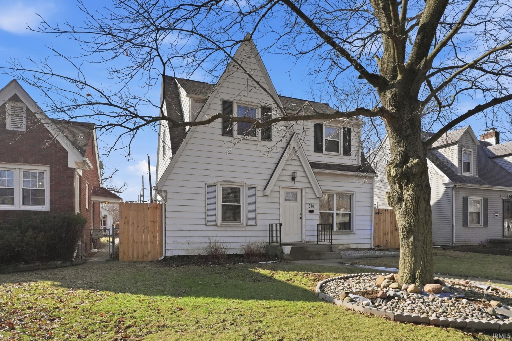818 East Rudisill Boulevard Fort Wayne, IN 46806 - Photo 3 of 17