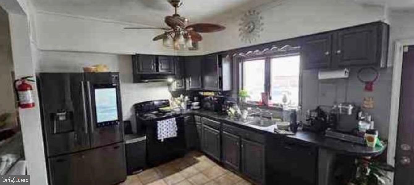264 Birch Street Carneys Point, NJ 08069 - Photo 3 of 5 Charming kitchen with modern flair.