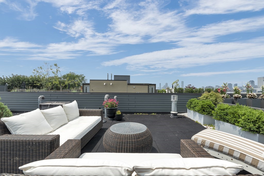 537 East 1st Street, Unit 4 Boston, MA 02127 - Photo 25 of 33