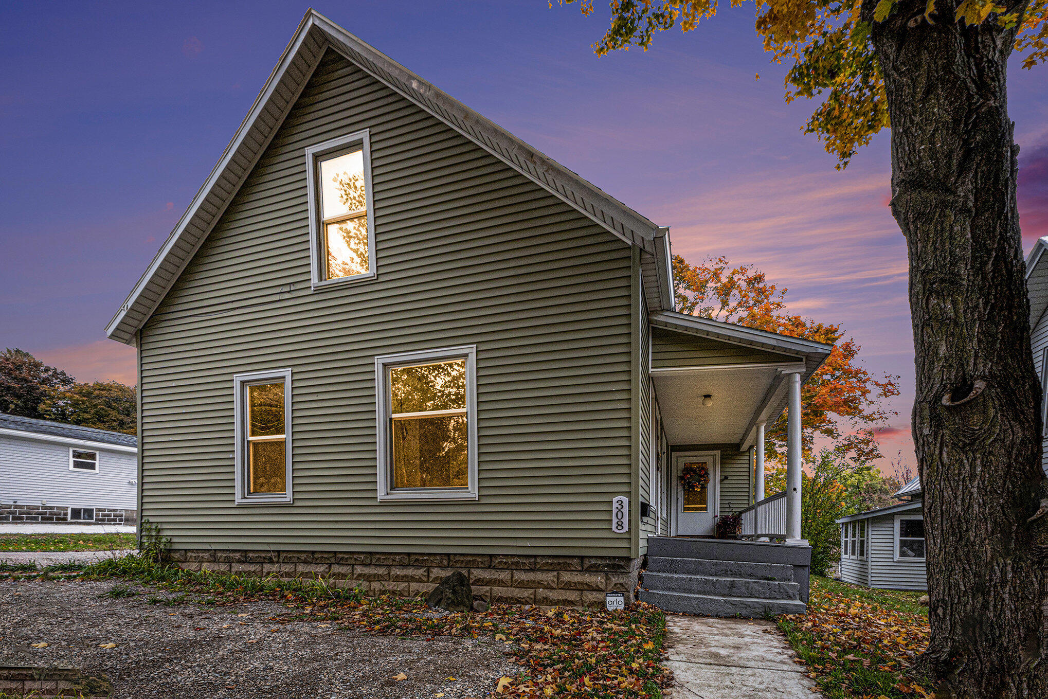 308 Yeomans Street Ionia, MI 48846 - Photo 1 of 19 001_file_531