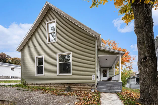 $189,900 | 308 Yeomans Street, Ionia, MI 48846