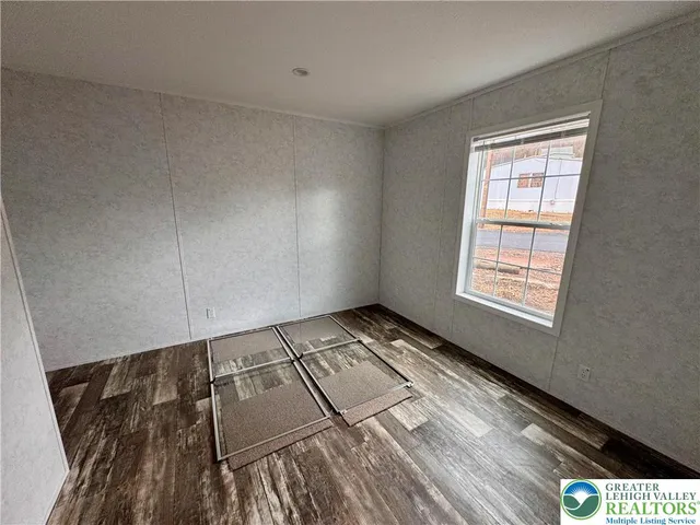 $1,250 | 20 Court Street, Lehighton, PA 18235