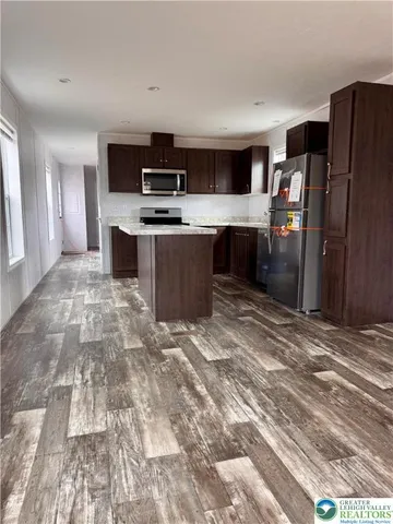 $1,250 | 20 Court Street, Lehighton, PA 18235