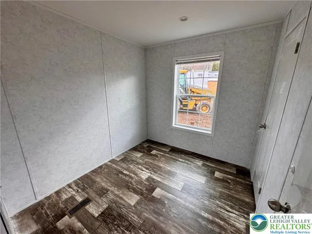 $1,250 | 20 Court Street, Lehighton, PA 18235