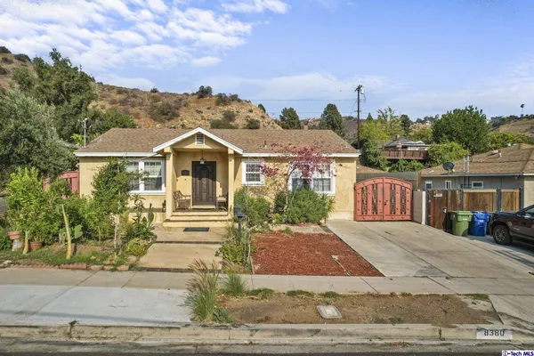 $1,000,000 | 8380 Vine Valley Drive, Sun Valley, CA 91352