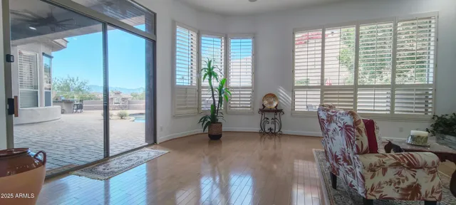 a view of entryway with workspace