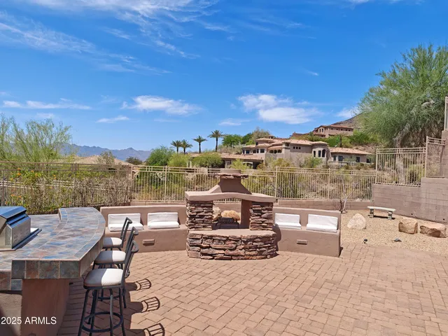 $1,369,000 | 136 East Desert Wind Drive, Phoenix, AZ 85048