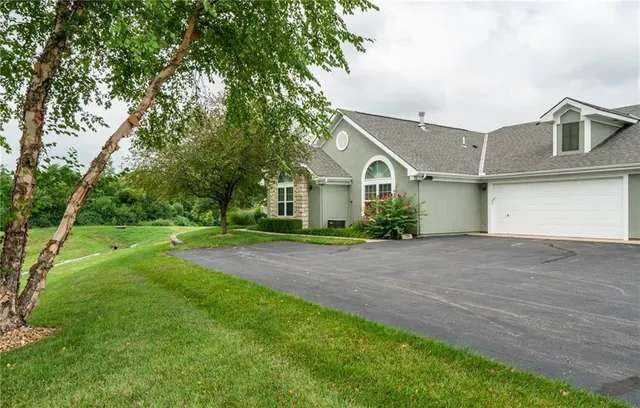 $380,000 | 7156 Hedge Ln Terrace, Shawnee, KS 66227