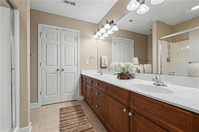 $380,000 | 7156 Hedge Ln Terrace, Shawnee, KS 66227