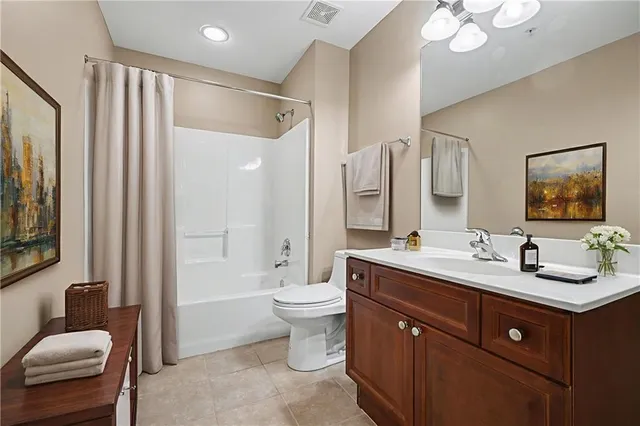 $380,000 | 7156 Hedge Ln Terrace, Shawnee, KS 66227