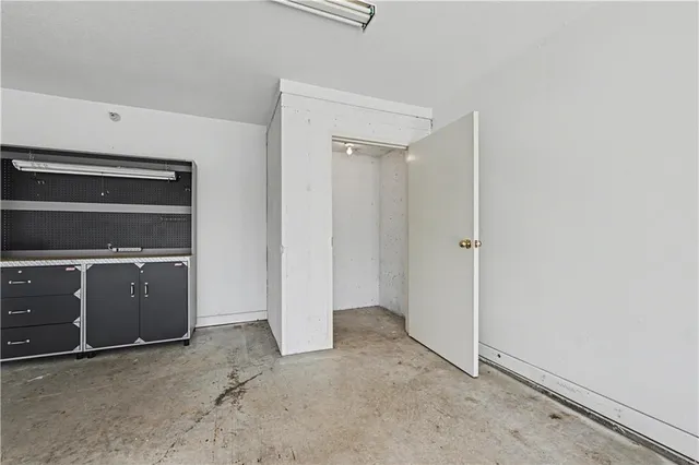 $380,000 | 7156 Hedge Ln Terrace, Shawnee, KS 66227