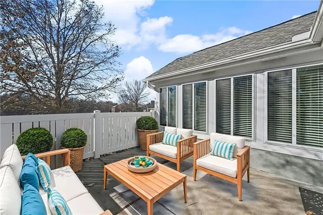 $380,000 | 7156 Hedge Ln Terrace, Shawnee, KS 66227