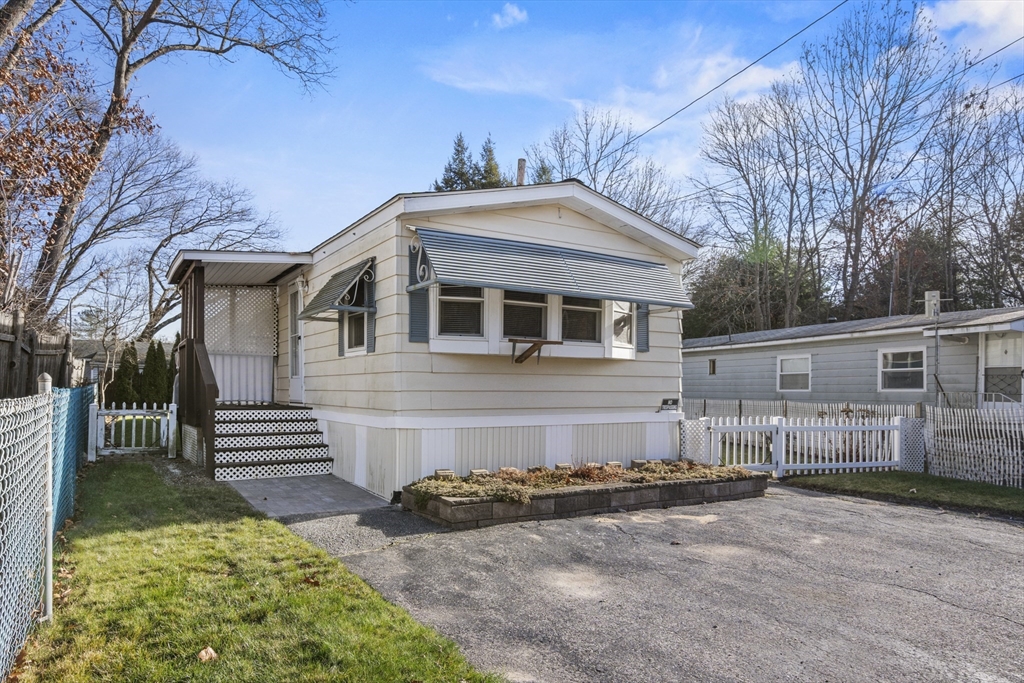 17 Irene Avenue, Unit 17 Webster, MA 01570 - Photo 1 of 21