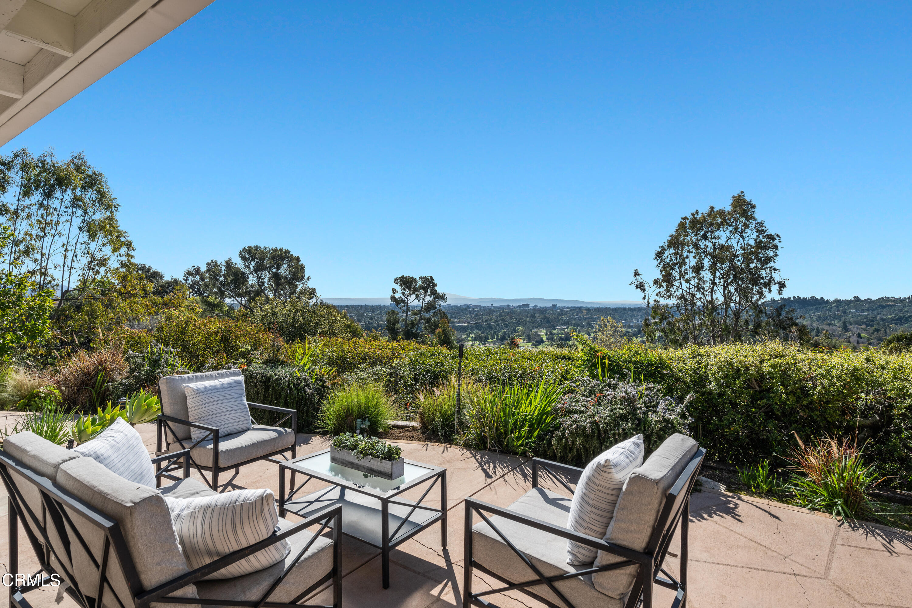 1444 Normandy Drive Pasadena, CA 91103 - Photo 23 of 25 a view of a chairs and table in the patio