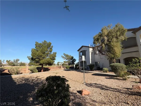 $1,295 | 5655 East Sahara Avenue, Unit 1020, Las Vegas, NV 89142