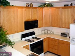 39 Sandstone Road East Windsor, NJ 08520 - Photo 2 of 6