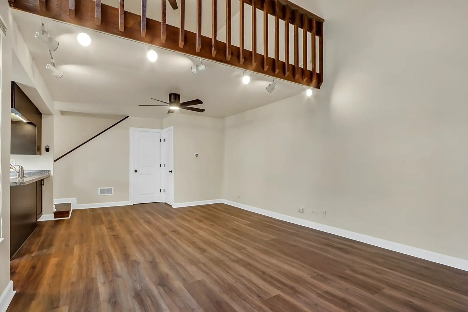 719 Wakefield Road Gurnee, IL 60031 - Photo 4 of 20