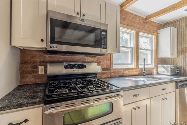 $3,500 | 19450 Main Road, Mattituck, NY 11952